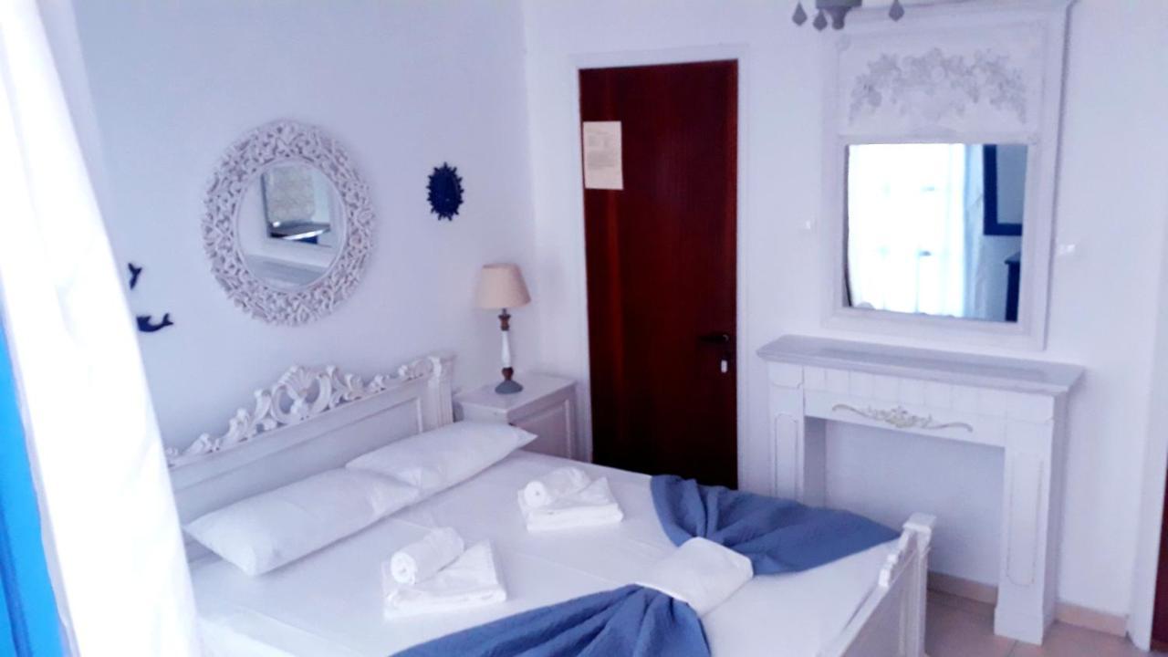 Christos Rooms Palaiochora Bagian luar foto
